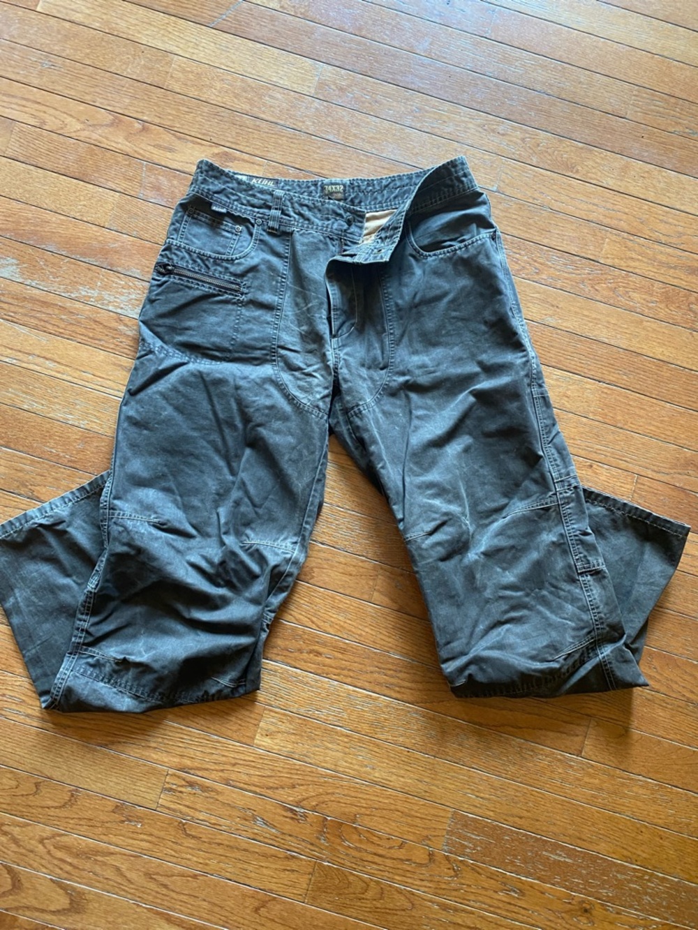 Kuhl Men's Cargo Pants in distressed dk army green